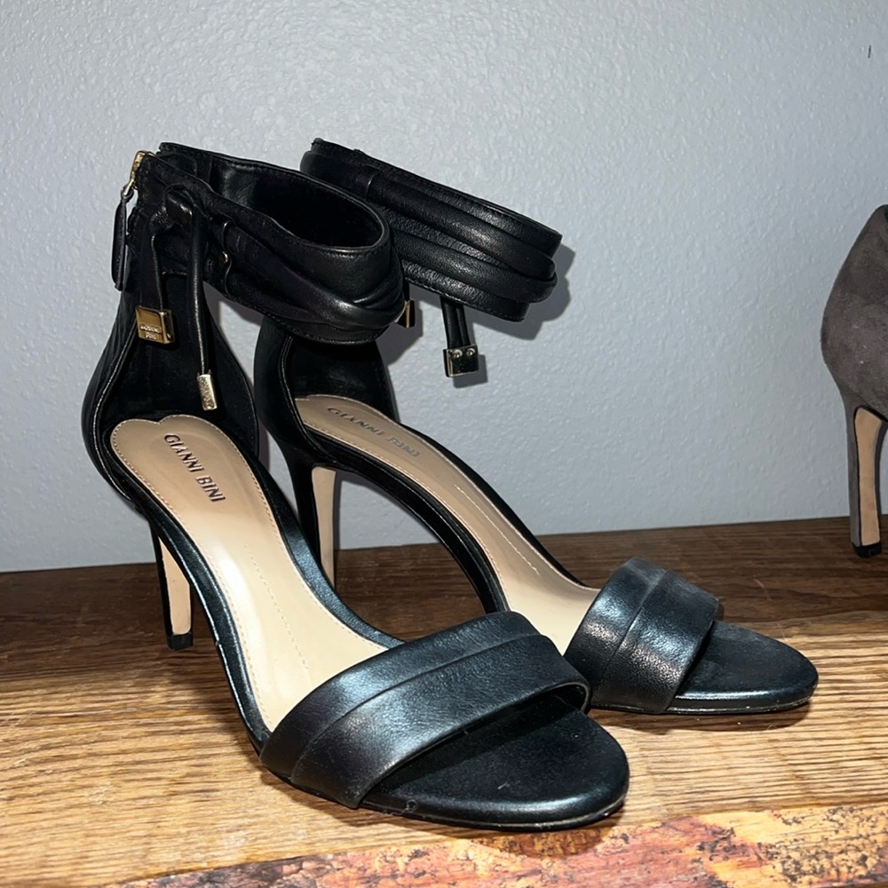 Women’s Gianni Bini heels
